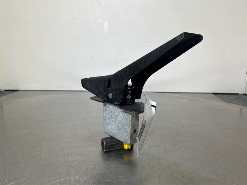 Terex TW150-Atlas 6073926-Pedal/Pedaal - Cabine e interior por Máquina de construção: foto 4 Terex TW150-Atlas 6073926-Pedal/Pedaal - Cabine e interior por Máquina de construção: foto 4