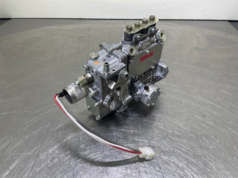 Yanmar 4TNE88-NSW-Fuel pump/Kraftstoffpumpe/Brandstofpomp - Motor por Máquina de construção: foto 2 Yanmar 4TNE88-NSW-Fuel pump/Kraftstoffpumpe/Brandstofpomp - Motor por Máquina de construção: foto 2