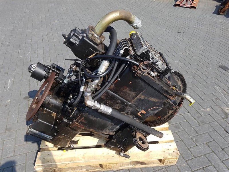 ZF - Transmission/Getriebe/Transmissiebak - Caixas de velocidade e peças por Máquina de construção: foto 1 ZF - Transmission/Getriebe/Transmissiebak - Caixas de velocidade e peças por Máquina de construção: foto 1