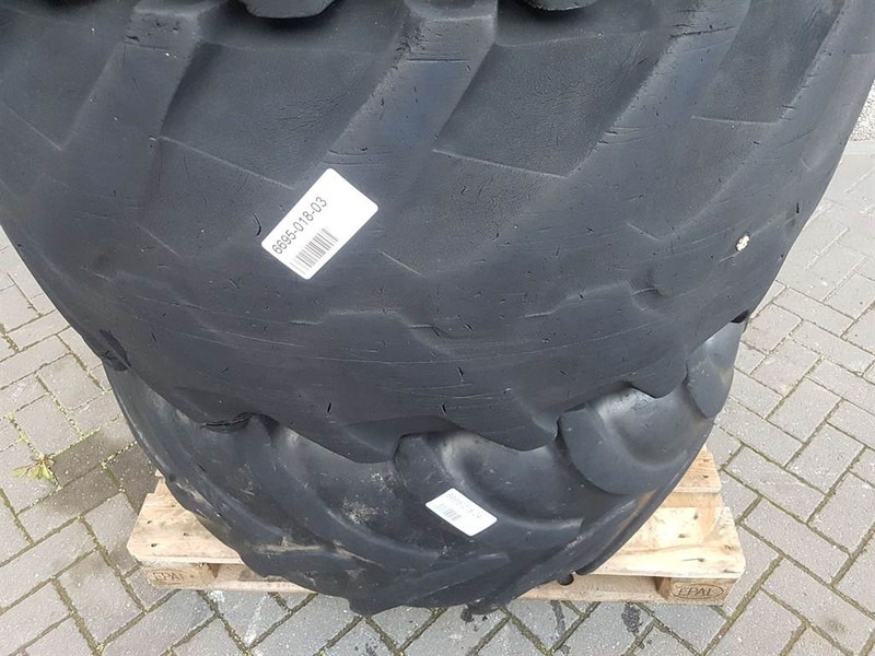 Zettelmeyer ZL801-BKT 480/70R24-Tire/Reifen/Band - Jantes e pneus por Máquina de construção: foto 4 Zettelmeyer ZL801-BKT 480/70R24-Tire/Reifen/Band - Jantes e pneus por Máquina de construção: foto 4