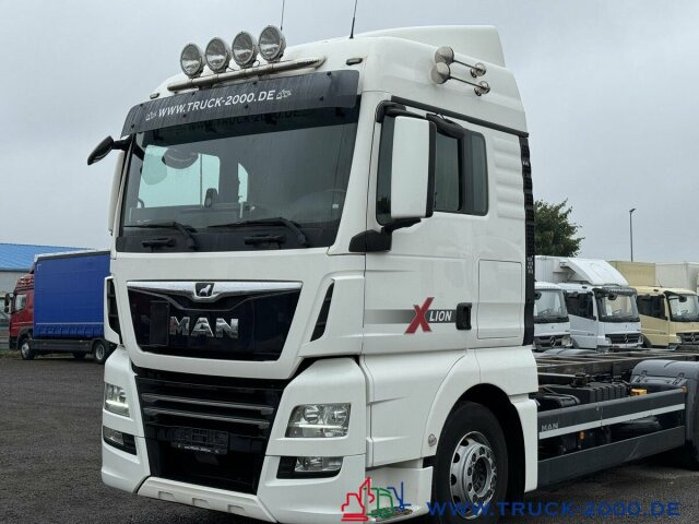 Camião transportador de contêineres/ Caixa móvel MAN TGX 26.500 XLX Haus Bett hydr Hub Multi Wechsler: foto 10