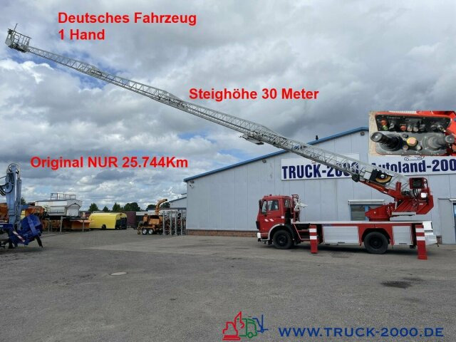 Mercedes-Benz 1422NG Ziegler Feuerwehr Drehleiter 30m Rettung - Caminhão com plataforma aérea: foto 1 Mercedes-Benz 1422NG Ziegler Feuerwehr Drehleiter 30m Rettung - Caminhão com plataforma aérea: foto 1