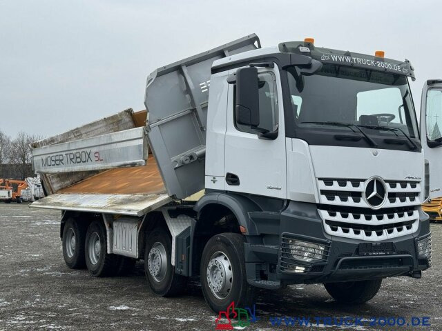 Mercedes-Benz Arocs 3248 8x4/4 Moser 3 Seiten Kipper Retarder - Camião basculante: foto 4 Mercedes-Benz Arocs 3248 8x4/4 Moser 3 Seiten Kipper Retarder - Camião basculante: foto 4