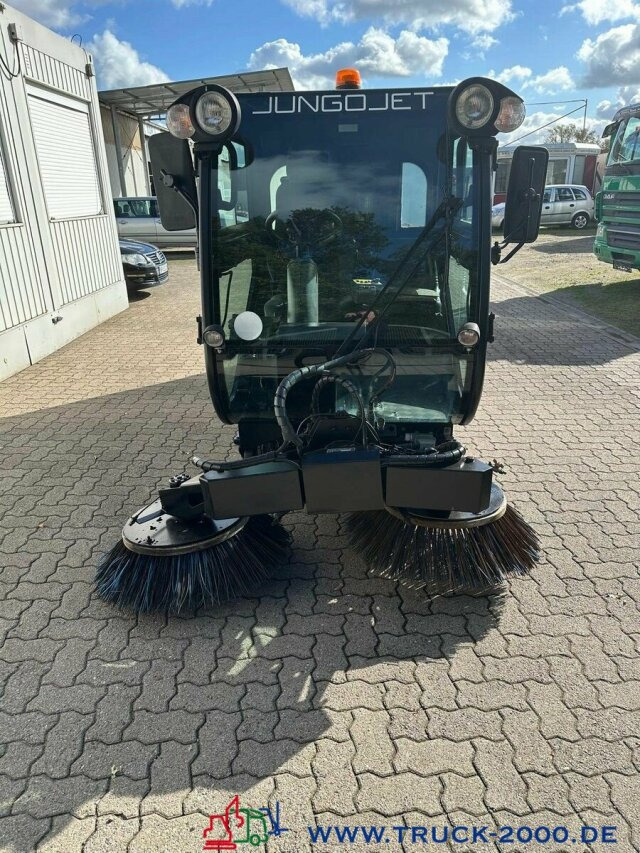 Multicar Nilfisk JungoJet3500 Winterdienst & Kehrmaschine - Varredora urbana: foto 5 Multicar Nilfisk JungoJet3500 Winterdienst & Kehrmaschine - Varredora urbana: foto 5