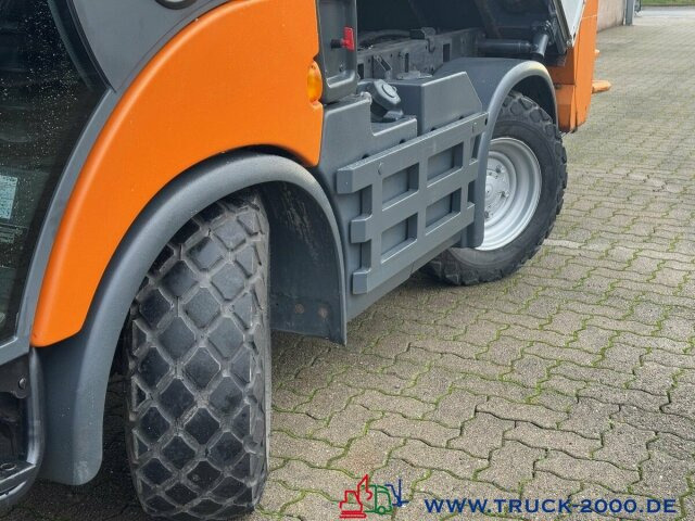 Multicar Tremo X56 Winterdienst Streuer + Besen NUR8568KM - Varredora urbana: foto 2 Multicar Tremo X56 Winterdienst Streuer + Besen NUR8568KM - Varredora urbana: foto 2