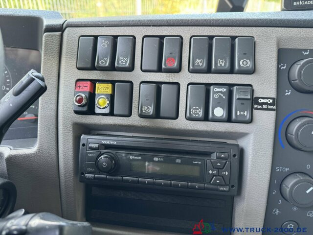 Volvo FL16 250 Tiefkühler MOTORSCHADEN / ENGINE BROKEN - Camião frigorífico: foto 4 Volvo FL16 250 Tiefkühler MOTORSCHADEN / ENGINE BROKEN - Camião frigorífico: foto 4