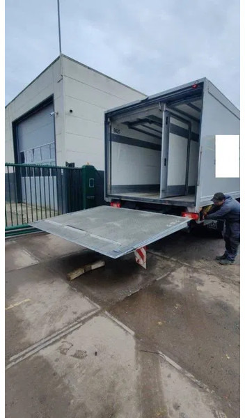 Dhollandia Laadklep / Achtersluitklep 2000 kg MBB / Palfinger / B.A.R. Cargolift - Rampa hidráulica: foto 2 Dhollandia Laadklep / Achtersluitklep 2000 kg MBB / Palfinger / B.A.R. Cargolift - Rampa hidráulica: foto 2