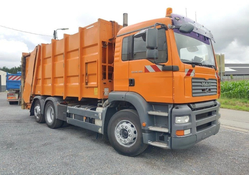 MAN TGA 26.320 6x2 garbage truck ZOELLER - Caminhão de lixo: foto 2 MAN TGA 26.320 6x2 garbage truck ZOELLER - Caminhão de lixo: foto 2