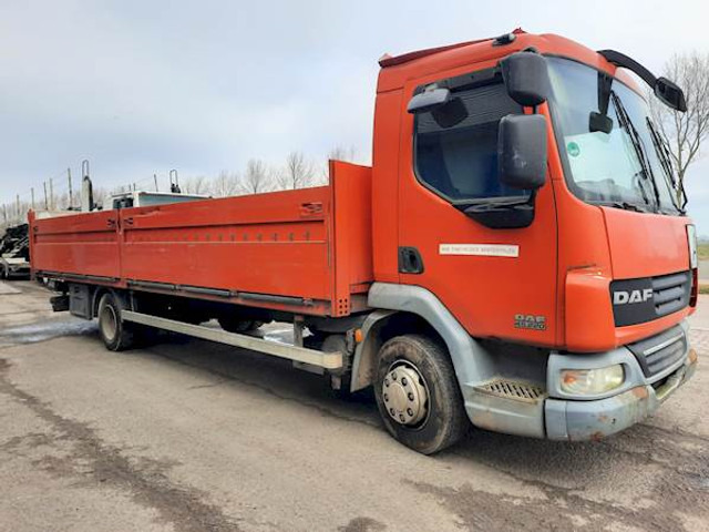 DAF LF45.220 - Camião de caixa aberta/ Plataforma: foto 2 DAF LF45.220 - Camião de caixa aberta/ Plataforma: foto 2