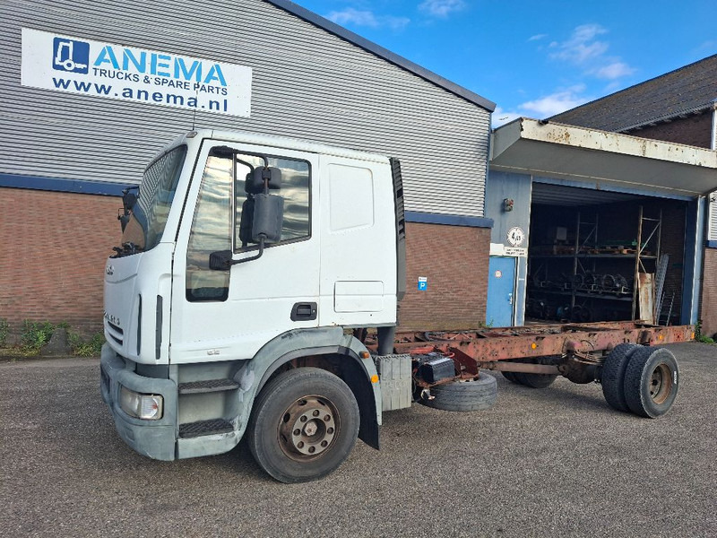 Iveco ML150E21 EUROCARGO - Camião chassi: foto 2 Iveco ML150E21 EUROCARGO - Camião chassi: foto 2