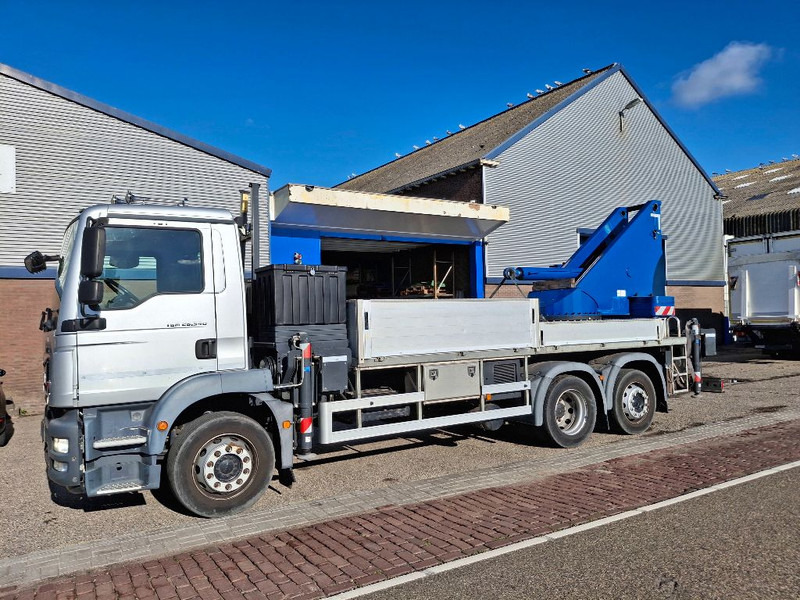 MAN TGM 26.340 6x2 - Camião furgão: foto 2 MAN TGM 26.340 6x2 - Camião furgão: foto 2