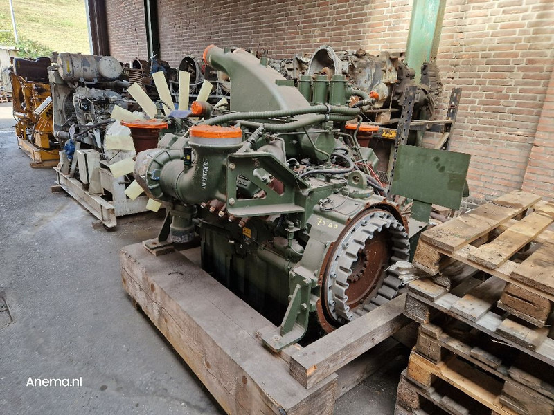 MTU (MERCEDES-BENZ) 12V 2000 - Motor: foto 4 MTU (MERCEDES-BENZ) 12V 2000 - Motor: foto 4