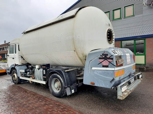 Renault MIDLINER M210 GAS / LPG - Caminhão tanque: foto 4 Renault MIDLINER M210 GAS / LPG - Caminhão tanque: foto 4