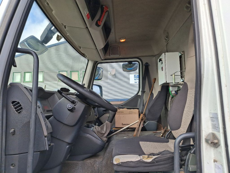 Renault MIDLUM 280DXI - Caminhão tanque: foto 4 Renault MIDLUM 280DXI - Caminhão tanque: foto 4