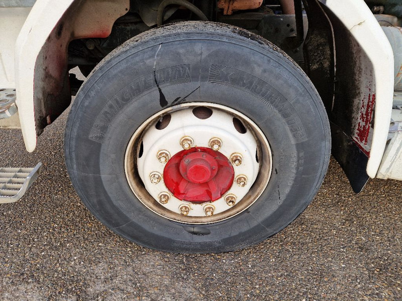 Scania R 142 H 6X2 V8 - Camião de caixa aberta/ Plataforma: foto 2 Scania R 142 H 6X2 V8 - Camião de caixa aberta/ Plataforma: foto 2