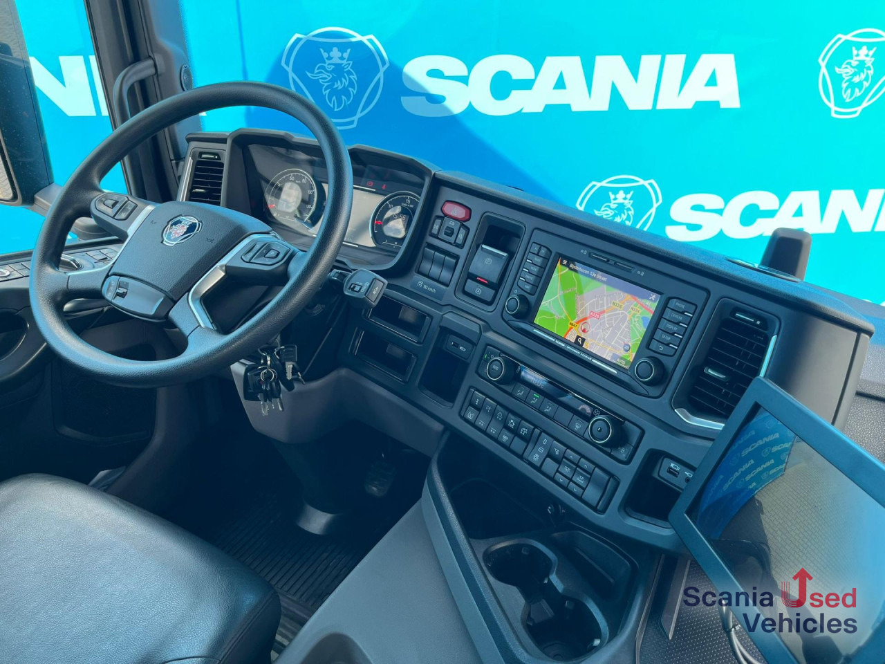 SCANIA G 450 B8x2*6NB DIFF-L HIAB X-HIPRO 262 EP-4 - Camião de caixa aberta/ Plataforma: foto 4 SCANIA G 450 B8x2*6NB DIFF-L HIAB X-HIPRO 262 EP-4 - Camião de caixa aberta/ Plataforma: foto 4