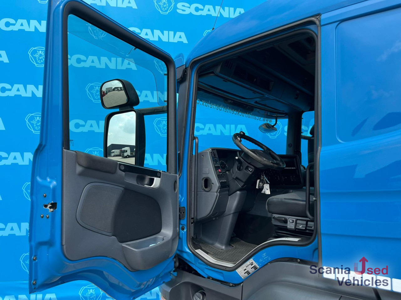 Camião furgão SCANIA P 250 DB4x2MNA AIRCO TAILLIFT 1.5T BOX 675X250X235: foto 14