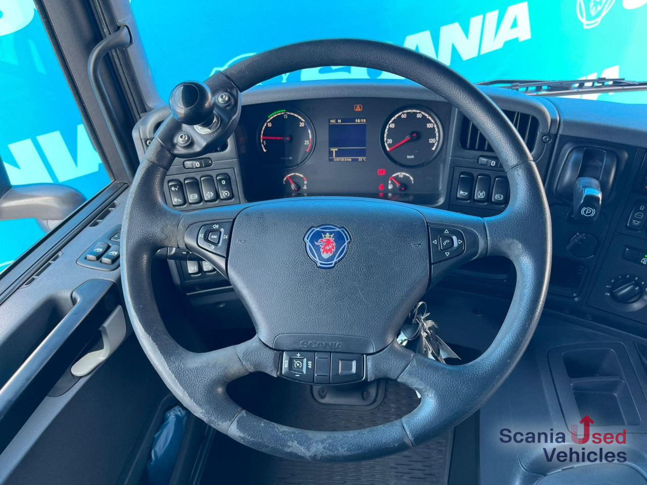 Camião furgão SCANIA P 250 DB4x2MNA AIRCO TAILLIFT 1.5T BOX 675X250X235: foto 12