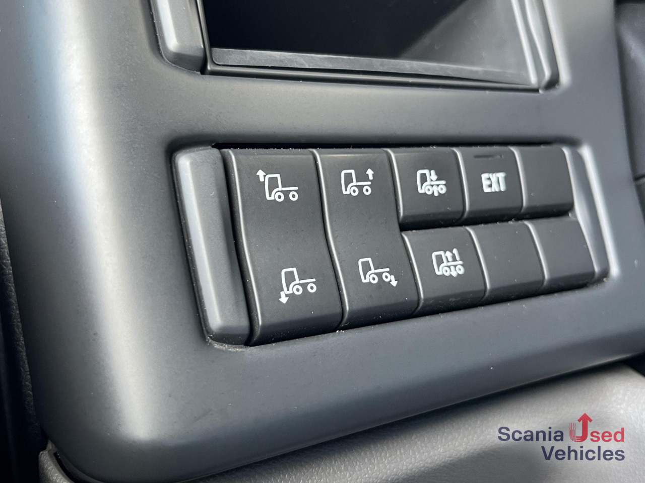 SCANIA P 320 B6x2*4NB RETARDER FULL AIR 8T 7.2x2.5x2.35M - Camião furgão: foto 4 SCANIA P 320 B6x2*4NB RETARDER FULL AIR 8T 7.2x2.5x2.35M - Camião furgão: foto 4