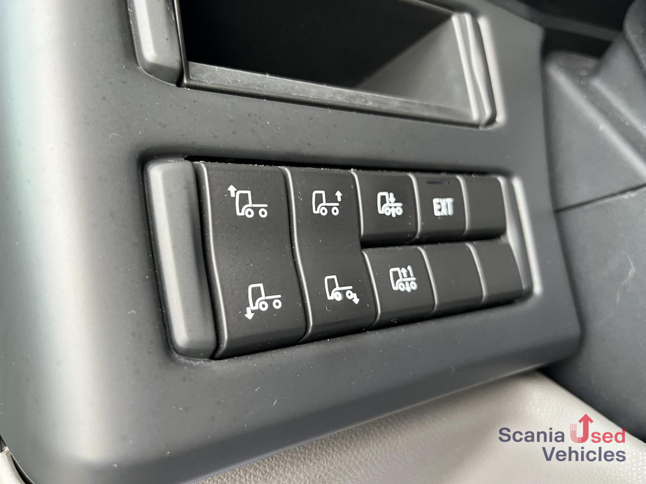 SCANIA P 320 B6x2*4NB RETARDER FULL AIR 8T 7.2x2.5x2.35M - Camião furgão: foto 4 SCANIA P 320 B6x2*4NB RETARDER FULL AIR 8T 7.2x2.5x2.35M - Camião furgão: foto 4