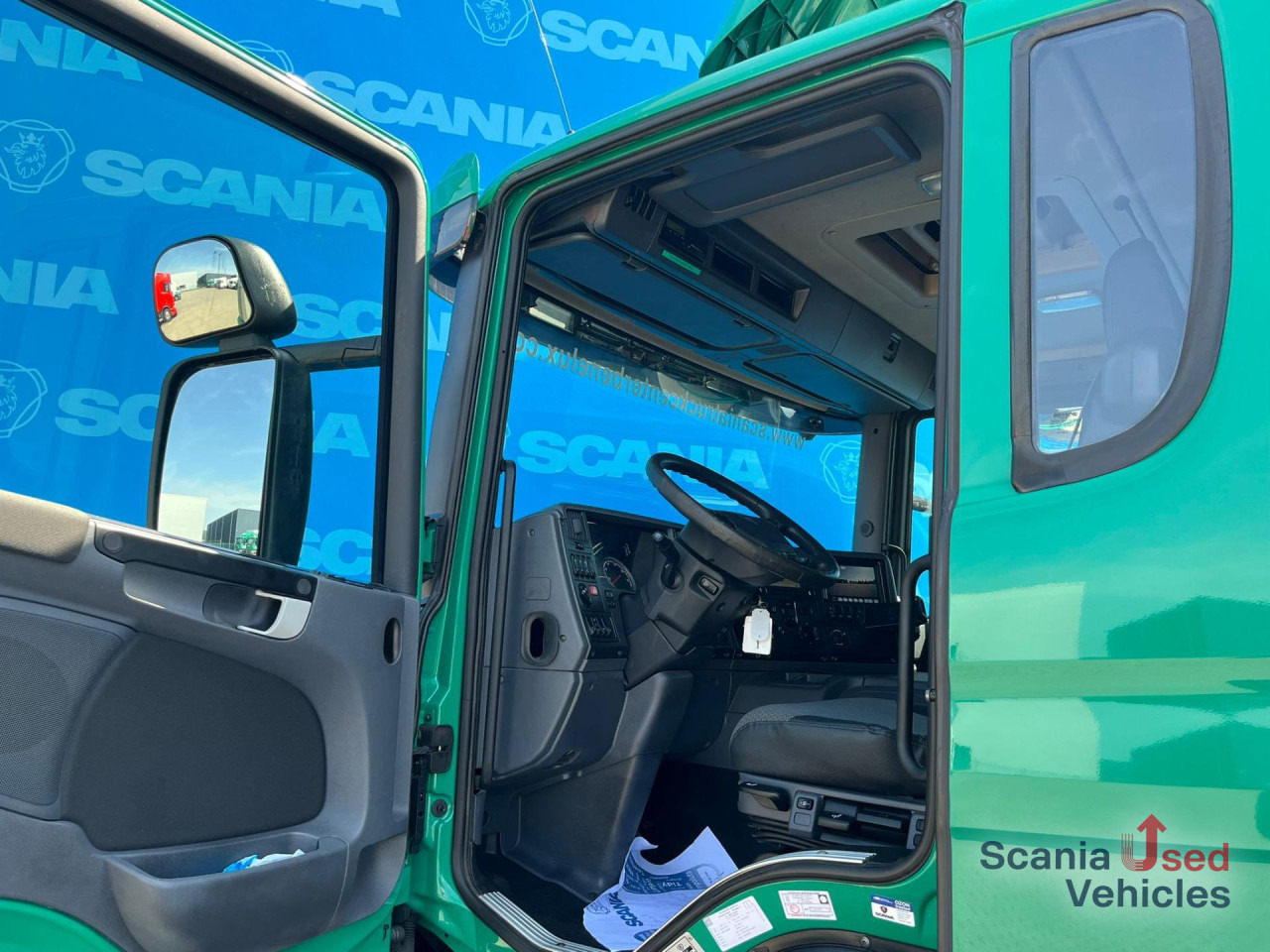 SCANIA P 320 DB6x2*4MNB RETARDER FULL AIR 8T TAIL LIFT 2T - Camião furgão: foto 3 SCANIA P 320 DB6x2*4MNB RETARDER FULL AIR 8T TAIL LIFT 2T - Camião furgão: foto 3