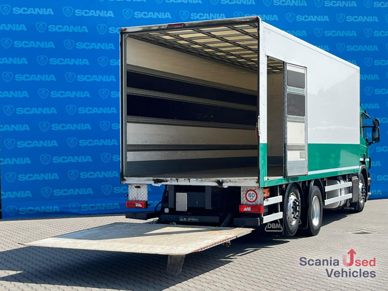 SCANIA P 320 DB6x2*4MNB RETARDER FULL AIR 8T TAIL LIFT 2T - Camião furgão: foto 2 SCANIA P 320 DB6x2*4MNB RETARDER FULL AIR 8T TAIL LIFT 2T - Camião furgão: foto 2