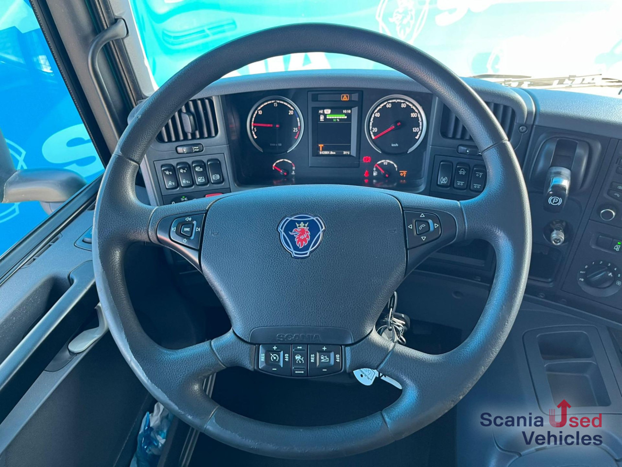 SCANIA P 320 DB6x2*4MNB RETARDER FULL AIR 8T TAIL LIFT 2T - Camião furgão: foto 5 SCANIA P 320 DB6x2*4MNB RETARDER FULL AIR 8T TAIL LIFT 2T - Camião furgão: foto 5