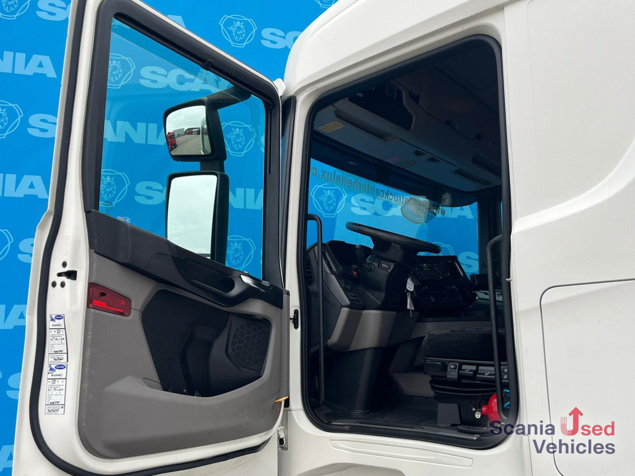 SCANIA R 410 B6x2*4NB LNG RETARDER FRIGO CHEREAU 765x250x - Camião frigorífico: foto 2 SCANIA R 410 B6x2*4NB LNG RETARDER FRIGO CHEREAU 765x250x - Camião frigorífico: foto 2