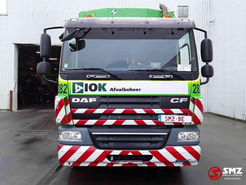 DAF 75 CF 310 Vdk pusher 5x - Caminhão de lixo: foto 2 DAF 75 CF 310 Vdk pusher 5x - Caminhão de lixo: foto 2