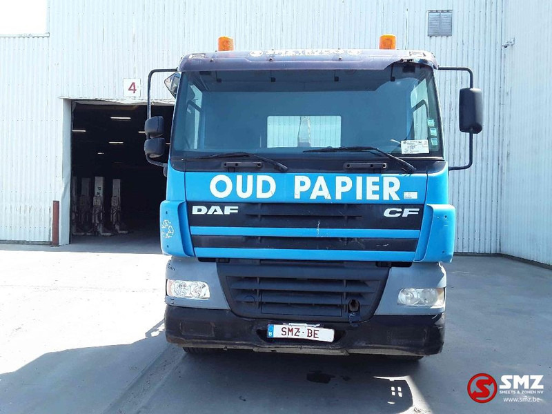 DAF 85 CF 380 - Camião transportador de contêineres/ Caixa móvel: foto 2 DAF 85 CF 380 - Camião transportador de contêineres/ Caixa móvel: foto 2