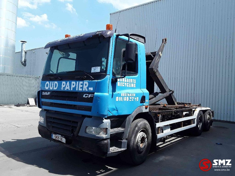 DAF 85 CF 380 - Camião transportador de contêineres/ Caixa móvel: foto 3 DAF 85 CF 380 - Camião transportador de contêineres/ Caixa móvel: foto 3