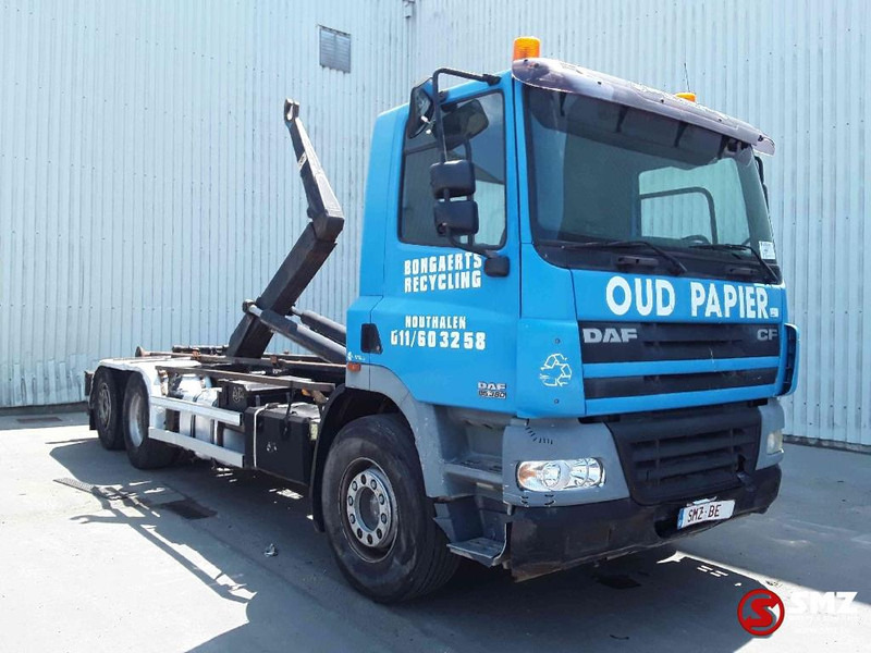 DAF 85 CF 380 - Camião transportador de contêineres/ Caixa móvel: foto 1 DAF 85 CF 380 - Camião transportador de contêineres/ Caixa móvel: foto 1