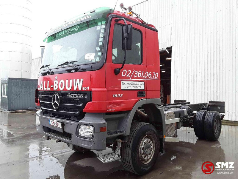 Mercedes-Benz Actros 1832 4x4 209000 km!! - Camião chassi: foto 3 Mercedes-Benz Actros 1832 4x4 209000 km!! - Camião chassi: foto 3