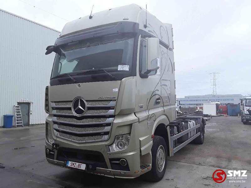 Mercedes-Benz Actros 1851 motor KO broken casse - Camião transportador de contêineres/ Caixa móvel: foto 3 Mercedes-Benz Actros 1851 motor KO broken casse - Camião transportador de contêineres/ Caixa móvel: foto 3