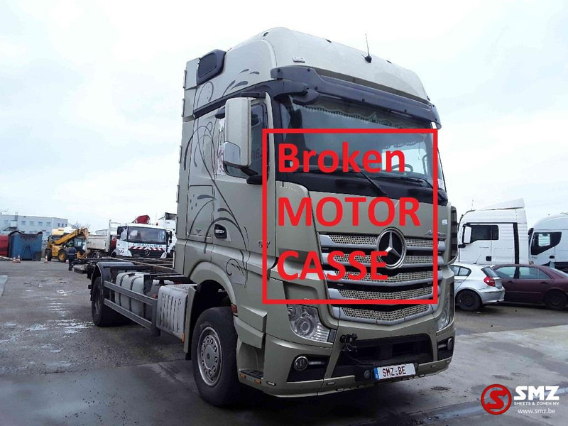 Mercedes-Benz Actros 1851 motor KO broken casse - Camião transportador de contêineres/ Caixa móvel: foto 1 Mercedes-Benz Actros 1851 motor KO broken casse - Camião transportador de contêineres/ Caixa móvel: foto 1