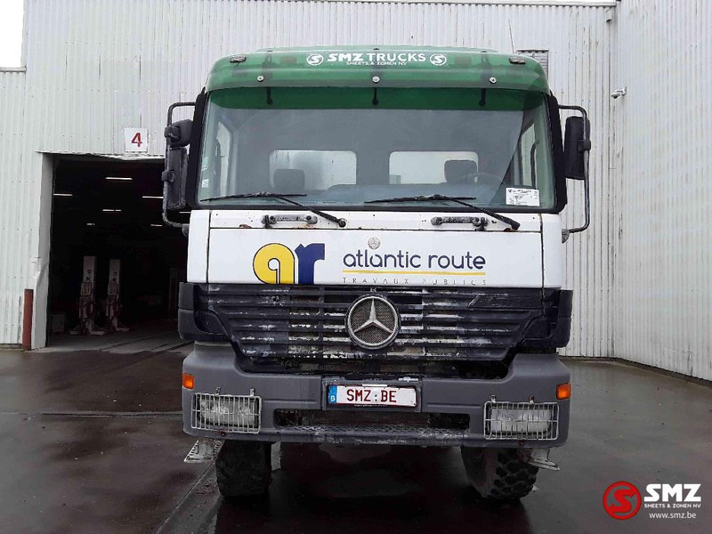 Mercedes-Benz Actros 3335 6x6 88000km manual - Autobomba de betão: foto 2 Mercedes-Benz Actros 3335 6x6 88000km manual - Autobomba de betão: foto 2