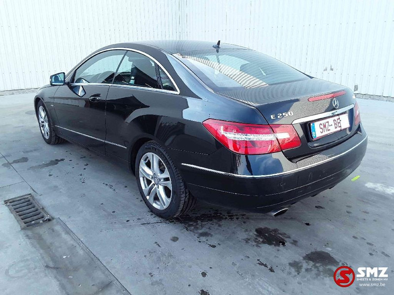 Automóvel Mercedes-Benz E-Klasse 250 CDI 60000 km automatic/parktronic ("12) no reg: foto 8 Automóvel Mercedes-Benz E-Klasse 250 CDI 60000 km automatic/parktronic ("12) no reg: foto 8