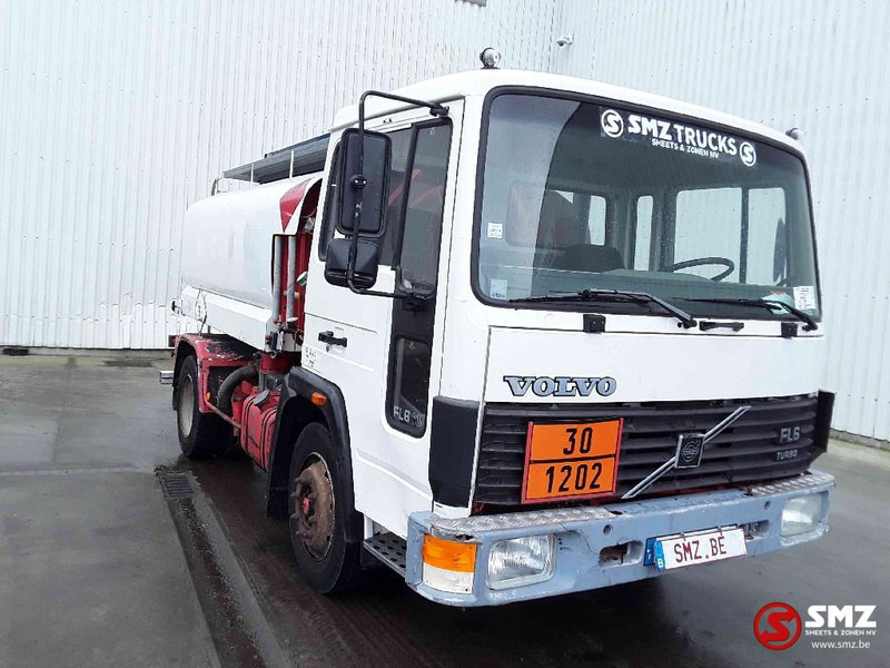 Volvo FL 6 6500l 8500 - Caminhão tanque: foto 1 Volvo FL 6 6500l 8500 - Caminhão tanque: foto 1
