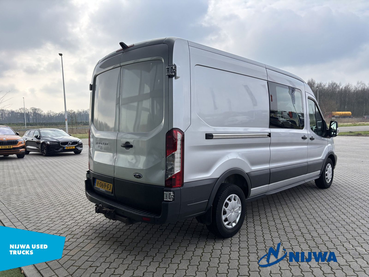 Ford Transit 130 L3H2 Dubbele cabine + Trekhaak - Furgão compacto, Carrinha cabine dupla: foto 3 Ford Transit 130 L3H2 Dubbele cabine + Trekhaak - Furgão compacto, Carrinha cabine dupla: foto 3