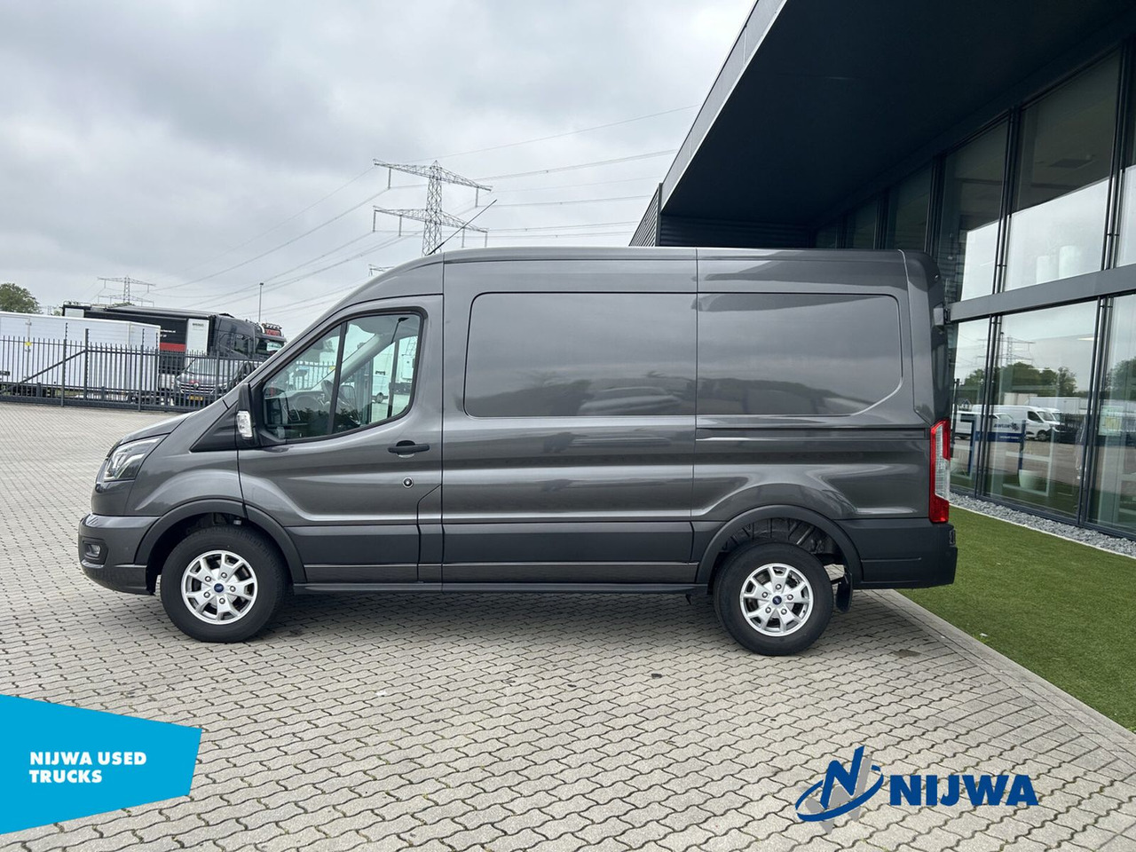 Ford Transit 350 L2H3 Limited Trekhaak + Navigatie - Furgão: foto 5 Ford Transit 350 L2H3 Limited Trekhaak + Navigatie - Furgão: foto 5
