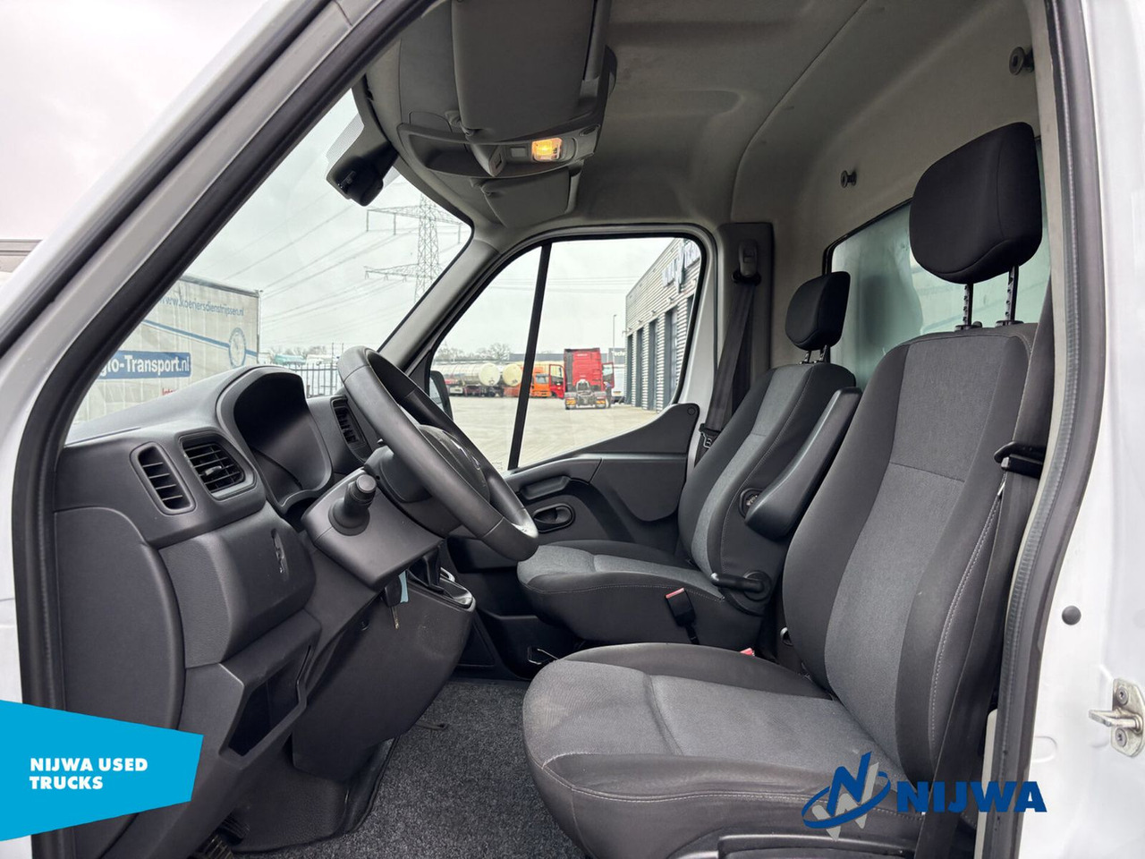Renault Master T35 165 Navigatie + Zijdeur Kasten Renault Master T35 165 Navigatie + Zijdeur Kasten - Furgão: foto 5 Renault Master T35 165 Navigatie + Zijdeur Kasten Renault Master T35 165 Navigatie + Zijdeur Kasten - Furgão: foto 5