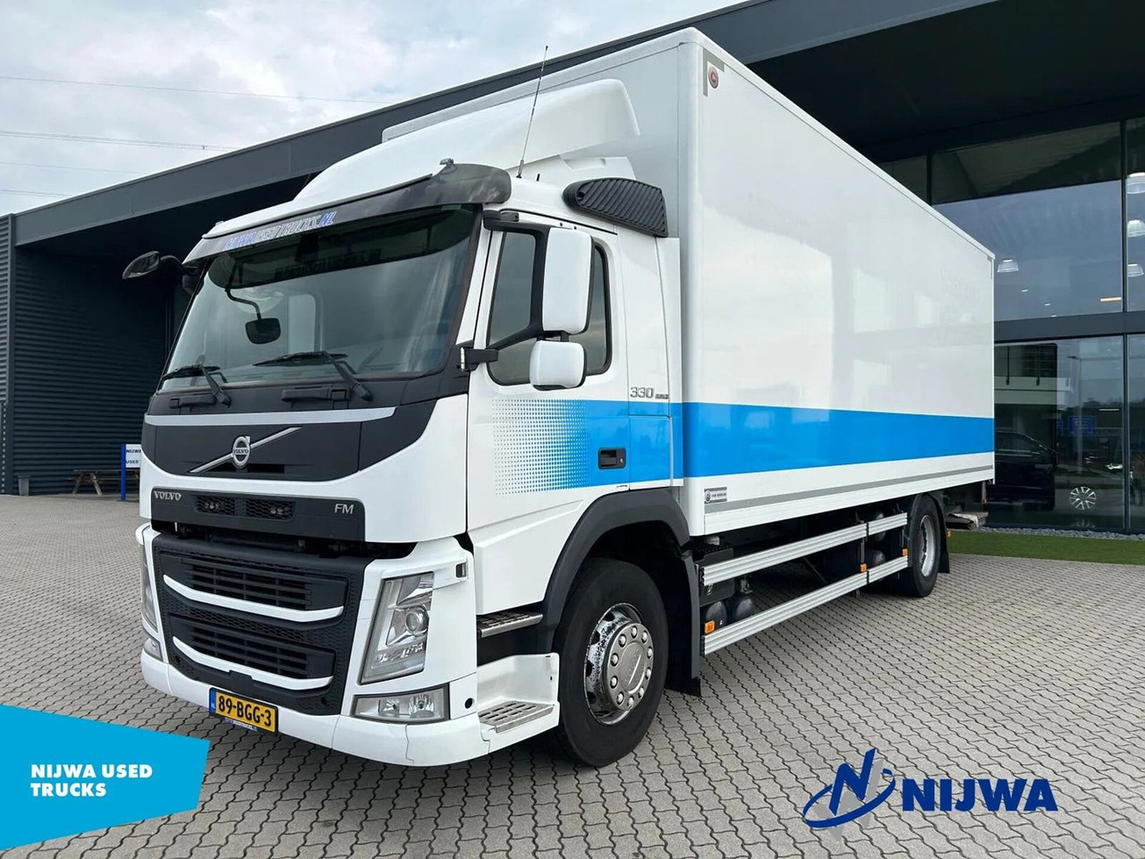 Volvo FM 330 Schuifzeil + Laadklep - Camião de lona: foto 1 Volvo FM 330 Schuifzeil + Laadklep - Camião de lona: foto 1