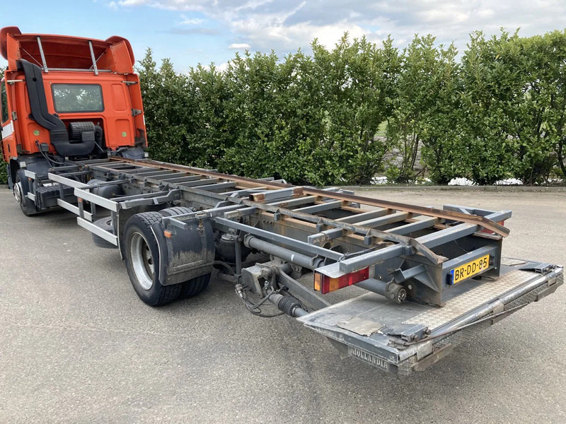 DAF CF65.180 Euro3 Manual / Laadklep - Camião chassi: foto 4 DAF CF65.180 Euro3 Manual / Laadklep - Camião chassi: foto 4