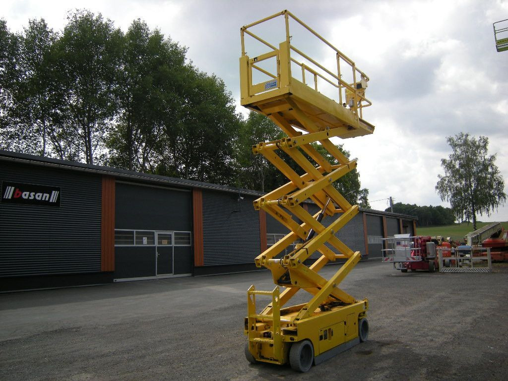 Genie GS 2632, Scherenarbeitsbühne Genie 10 m - Caminhão com plataforma aérea: foto 2 Genie GS 2632, Scherenarbeitsbühne Genie 10 m - Caminhão com plataforma aérea: foto 2