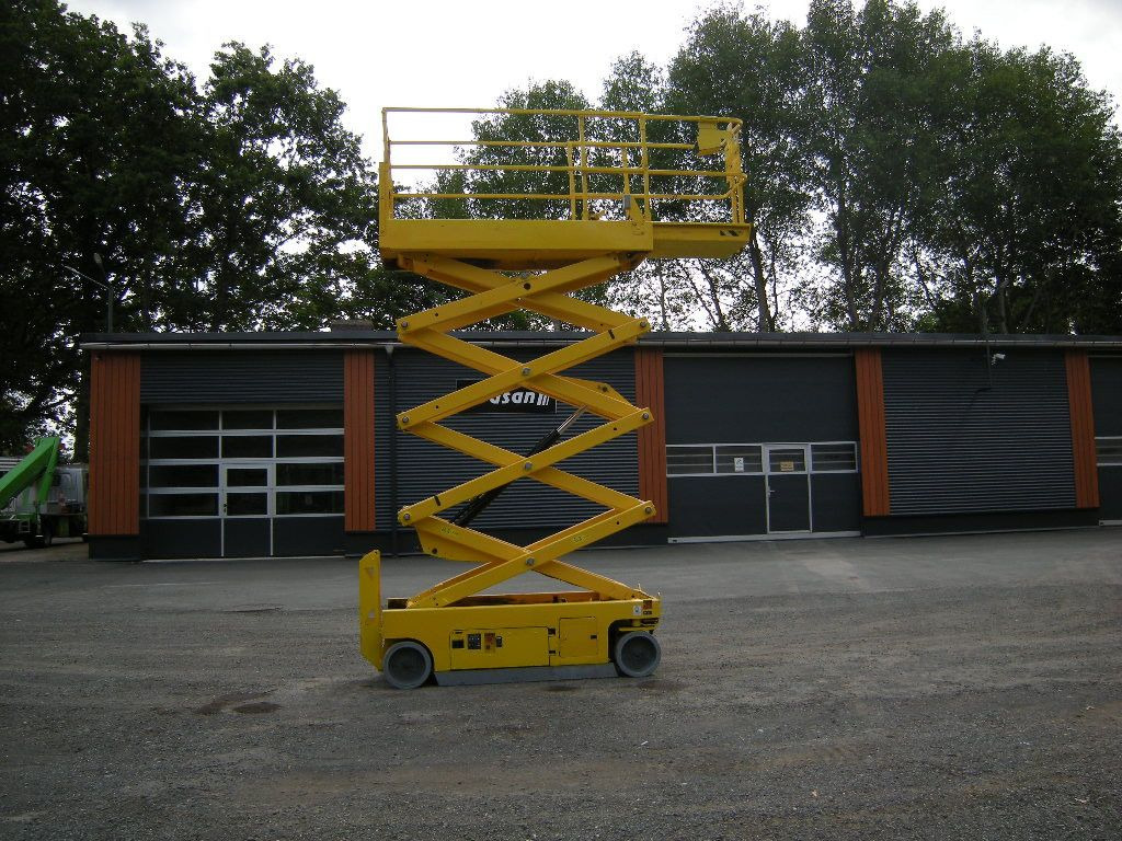 Genie GS 2632, Scherenarbeitsbühne Genie 10 m - Caminhão com plataforma aérea: foto 1 Genie GS 2632, Scherenarbeitsbühne Genie 10 m - Caminhão com plataforma aérea: foto 1