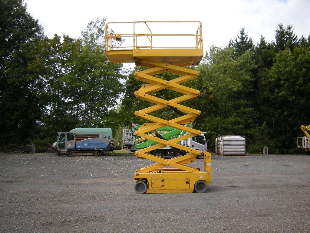 Genie GS 4047 Scherenarbeitsbühne Genie 14 m - Caminhão com plataforma aérea: foto 3 Genie GS 4047 Scherenarbeitsbühne Genie 14 m - Caminhão com plataforma aérea: foto 3