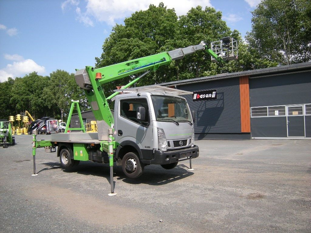 Nissan NT 400 Cabstar mit Palfinger P260BK, 21m - Caminhão com plataforma aérea: foto 2 Nissan NT 400 Cabstar mit Palfinger P260BK, 21m - Caminhão com plataforma aérea: foto 2