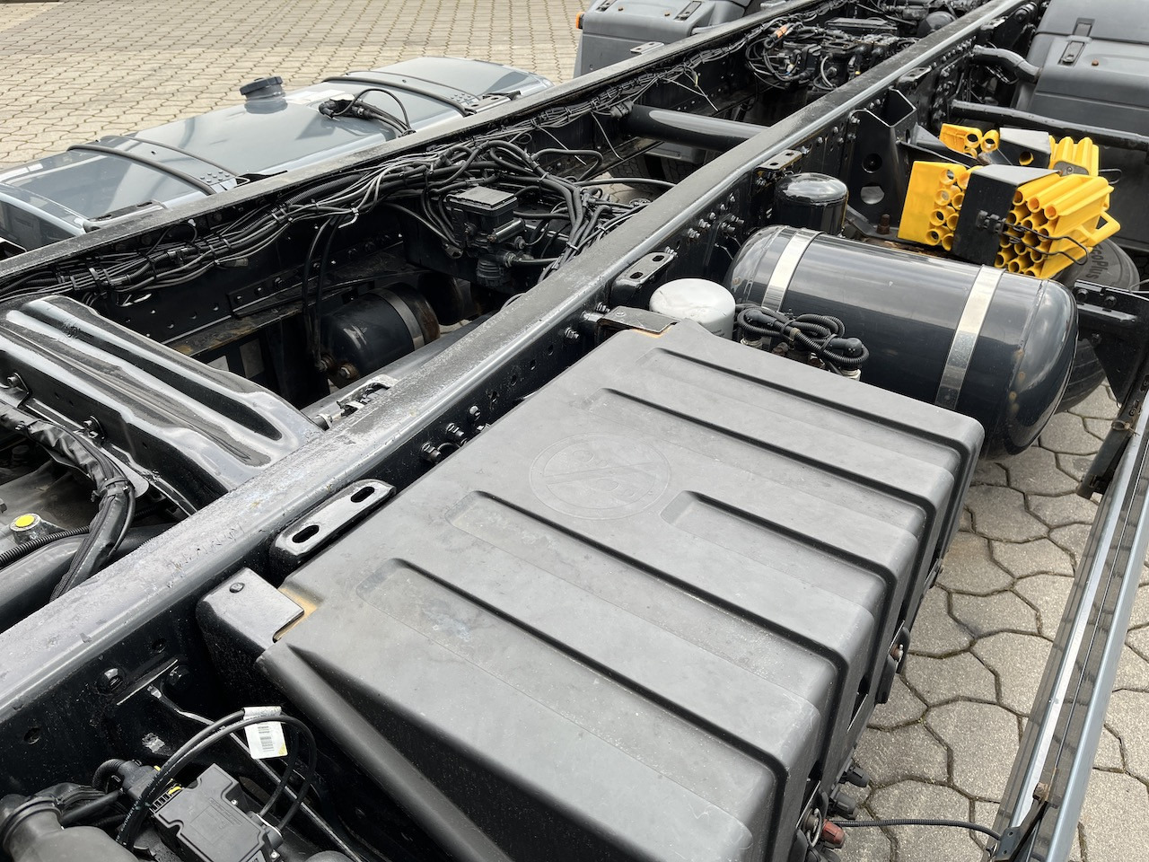 MAN TGX 26.500 6x2 Fahrgestell Lenk-Liftachse AHK - Camião: foto 5 MAN TGX 26.500 6x2 Fahrgestell Lenk-Liftachse AHK - Camião: foto 5