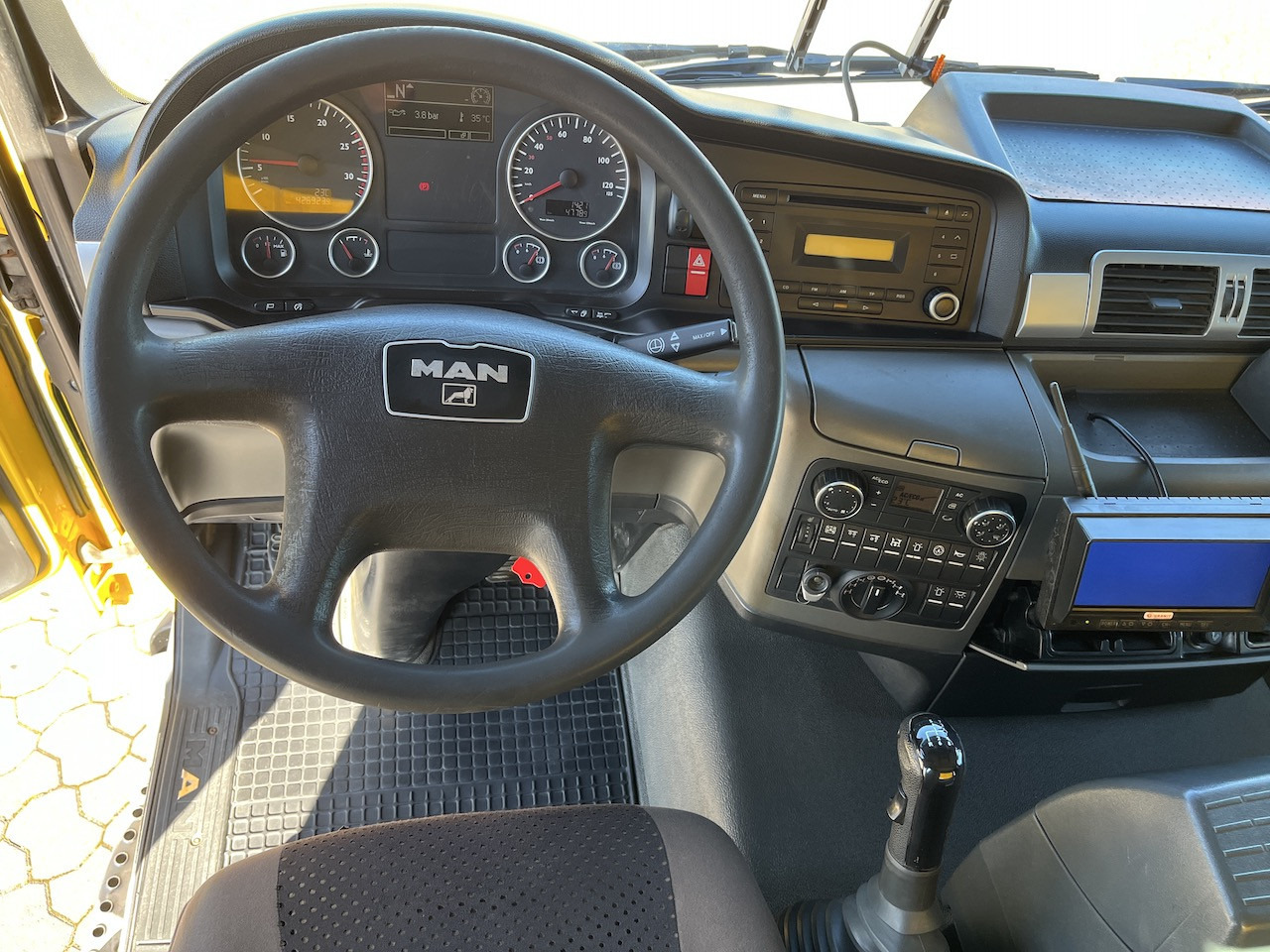 MAN TGS 28.480 6x4 4x4 Dreiseitenkipper Allrad Liftachse - Camião basculante: foto 5 MAN TGS 28.480 6x4 4x4 Dreiseitenkipper Allrad Liftachse - Camião basculante: foto 5