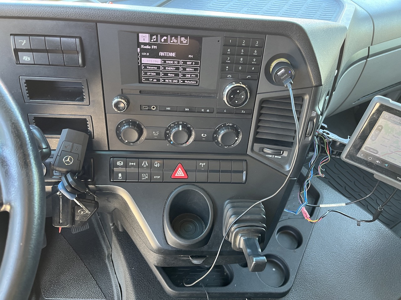 Mercedes-Benz Antos 1840 4x4 HAD LBW Kühlung Flüssigstickstoff - Camião frigorífico: foto 2 Mercedes-Benz Antos 1840 4x4 HAD LBW Kühlung Flüssigstickstoff - Camião frigorífico: foto 2